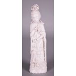 Scultura in avorio raff. ''GUANYIN''. Cina. Inizi XX secolo. Mis. Alt. cm. 16 ca.