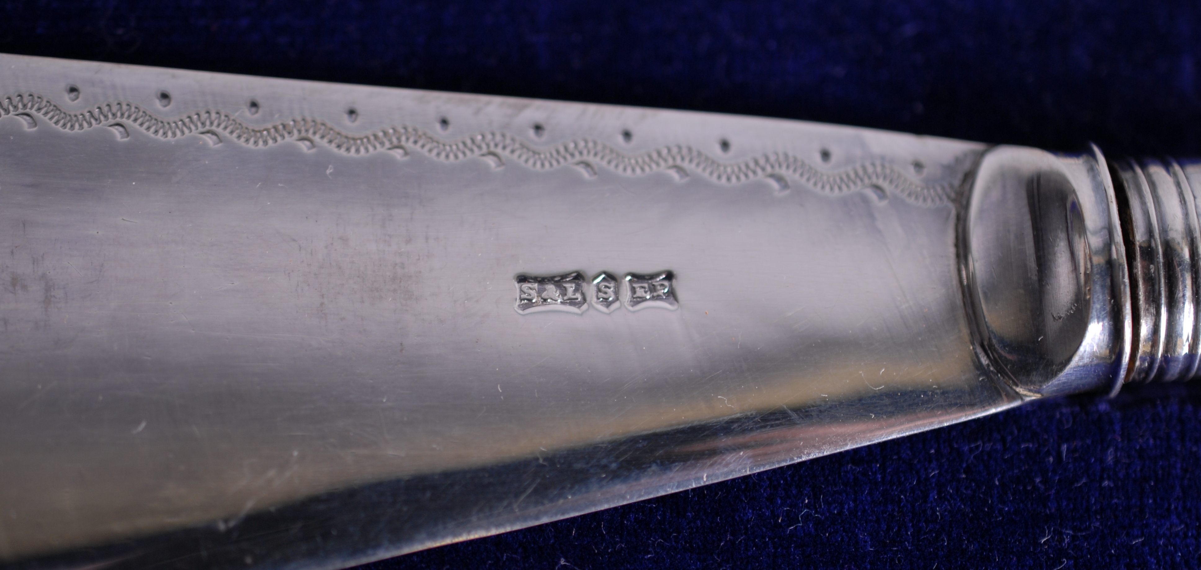 Set di posate da dolce in argento e avorio con stemma di Thomas Abecket Lodge n. 2754. In scatola - Image 3 of 4