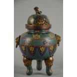 Incensiere in bronzo cloisonn‚. Cina. Fine XIX-inizi XX secolo. Mis. Alt. cm. 20 ca.