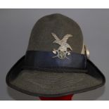 Cappello all'alpina da aiutante della quinta Legione Milizia Forestale di Roma. Seconda guerra