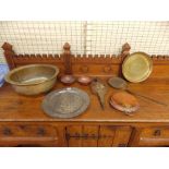 SELECTION OF ANTIQUE METAL WARES INCLUDING COPPER SAUCEPANS, WARMING PLATE, BRASS SKIMMER,
