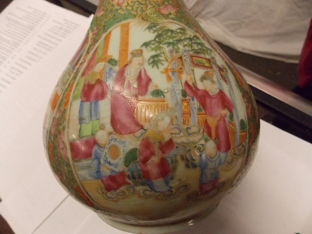 CANTONESE FAMILLE ROSE PATTERN GOURD SHAPED VASE - Image 6 of 6