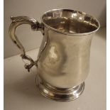 GEORGIAN LONDON SILVER BALUSTER TANKARD WITH LEAF CAPPED SCROLL HANDLE-MARKS INDISTINCT