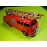 DINKY TOYS - FIRE ENGINE (555) RED