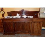 EARLY VICTORIAN MAHOGANY INVERTED PEDESTAL SIDEBOARD FITTED WITH CUSHION DRAWERS AND CELLARETTE