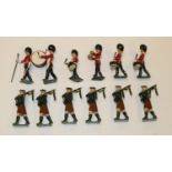 Britains Irish Guards Drum & Pipe Band from set No.2096. 1954-59 12 figures – 3 side drummers,