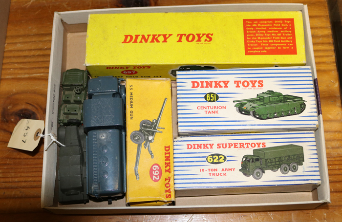 7 Dinky military toys. 25 Pound Field Gun Set No.697, boxed with cardboard insert. Centurion Tank (