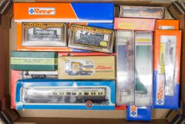 A small quantity of HO & OO gauge railway. Dinky Toys Miniature Figures for Model Railway Gauge O