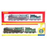 2 Hornby Railways BR rebuilt Merchant Navy class 4-6-2 tender locomotives. Holland Afrika Line 35023