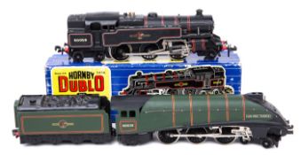 2 Hornby Dublo 2 rail locomotives. Class A4 4-6-2 tender locomotive Golden Fleece 60030 in lined