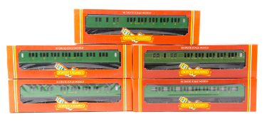 A quantity of Hornby Railways. 2 Southern tender locomotives – A Schools class 4-4-0 Eastbourne