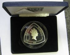 Bermuda: Triangular $9 silver proof coin 1997 (.999 fine silver, weight 155.52 gms, diameter