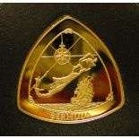 Bermuda: Gold Triangular $30 proof coin 1996 (.999 fine gold, 27mm diameter, weight 15.55 gms,