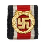 A scarce Third Reich roll of honour clasp for the army, in its original case of issue, VGC Plate 2