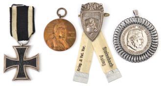 Iron Cross 1914, 2nd class, VF; Prussia Wilhelm I 1797-1897 Commemorative medal, VF; Reichsprasident