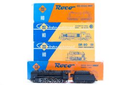 4 Roco H0 gauge locomotives. A SNCF class 150X 2-10-0 tender locomotive (04126F), 150X 146 in