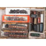 A quantity of OO railway by Mainline, Rivarossi, etc. 4x Mainline; a BR rebuilt Patriot Class 4-6-