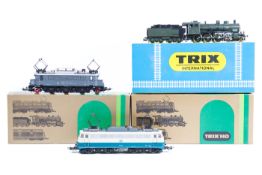 3 Trix HO gauge locomotives. A Bayern 4-6-0 tender loco, 3894, in lined dark green livery. A DR 1-