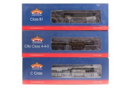 3 Bachmann OO railway locomotives. A BR Class B1 4-6-0 tender loco, 61180, in weathered lined