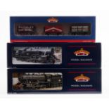 A quantity of Bachmann OO railway. A BR WD class 2-8-0 tender locomotive, 90733. Also a BR