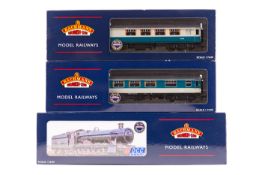 A small quantity of OO gauge railway by Bachmann etc. A BR Hall class 2-6-0 tender locomotive