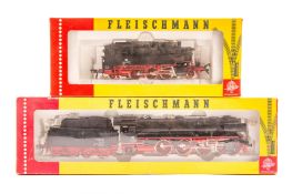 2 Fleischmann HO steam locomotives. A DB class 01 4-6-2 tender locomotive 01-220 and a DB class