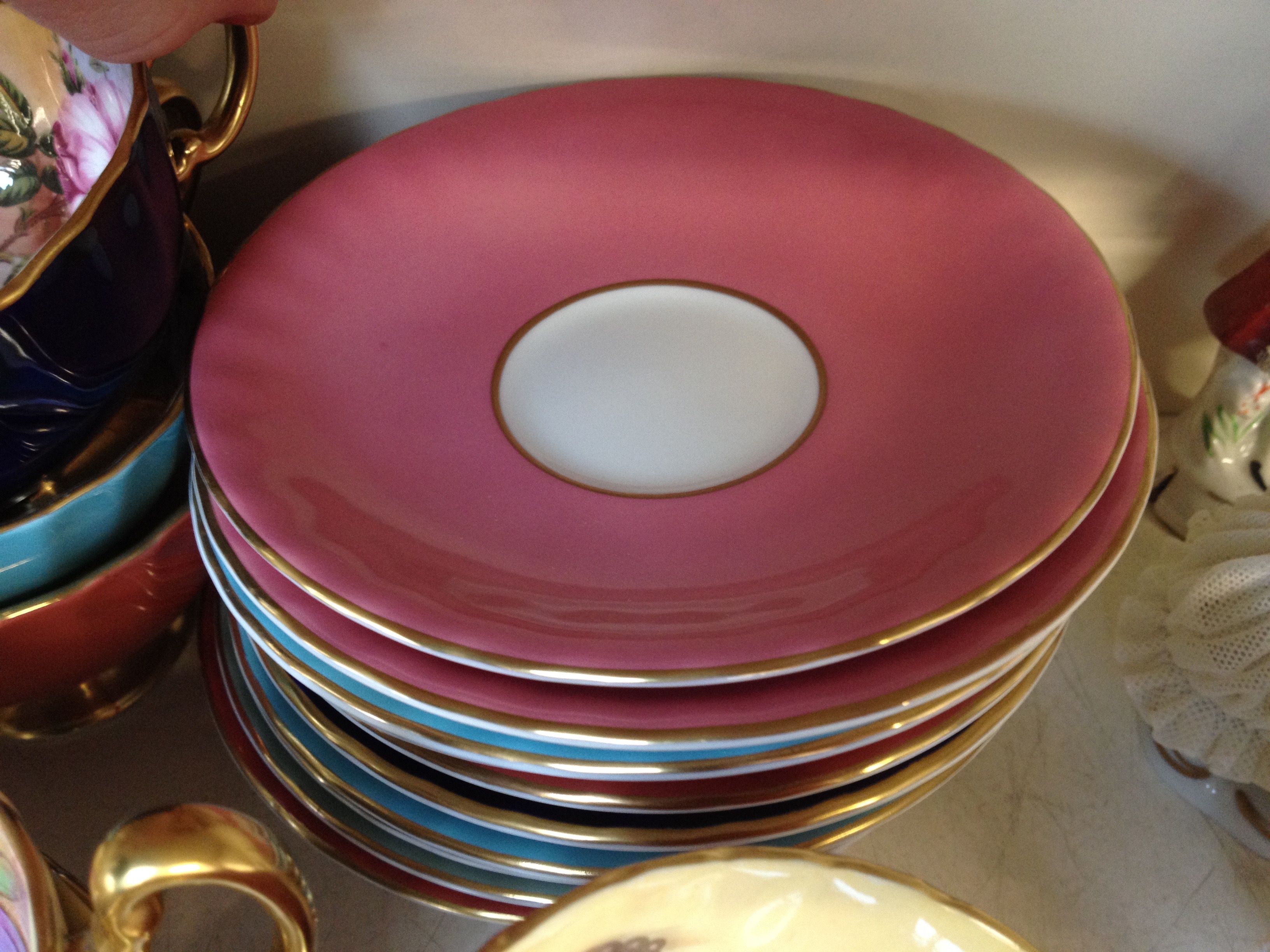 AYNSLEY COLOURED FLORAL INTERIOR CUPS AND SAUCERS - Image 4 of 5