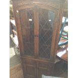 LEADED GLAS CORNER CABINET