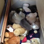 BOX OF SOFT TOYS & TOYS PICTURES