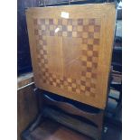 FOLDIND SCREEN TABLE. H75CM