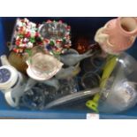 CRATE OF POTTERY AND GLASS LFI