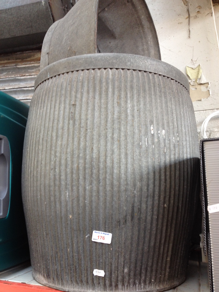 GALVANISED TUB & GALVANISED BATH SHAPED TUB (NO HOLES) & BUCKET