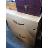 A 2 DRAWER FILING CABINET