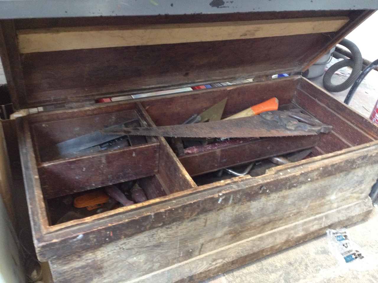 PINE TOOL CHEST AND CONTENTS LFO