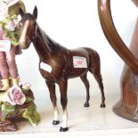 BESWICK BROWN HORSE. H20CM K5