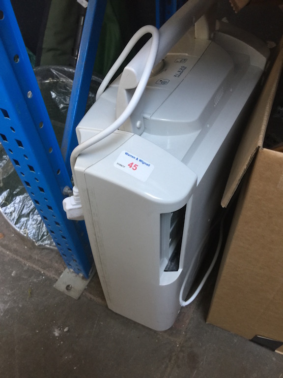 DE-LONGHI DEHUMIDIFIER