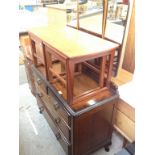 AN OAK DRESSING TABLE