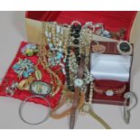 A jewellery box and contents.