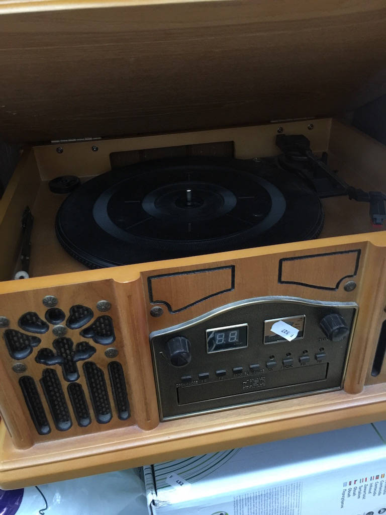 REPRO RADIO/CD PLAYER