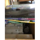 BOX OF STAR TREK COLLECTORS PLATES AND MODELS T3