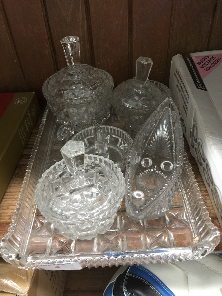 GLASS DRESSING TABLE SET