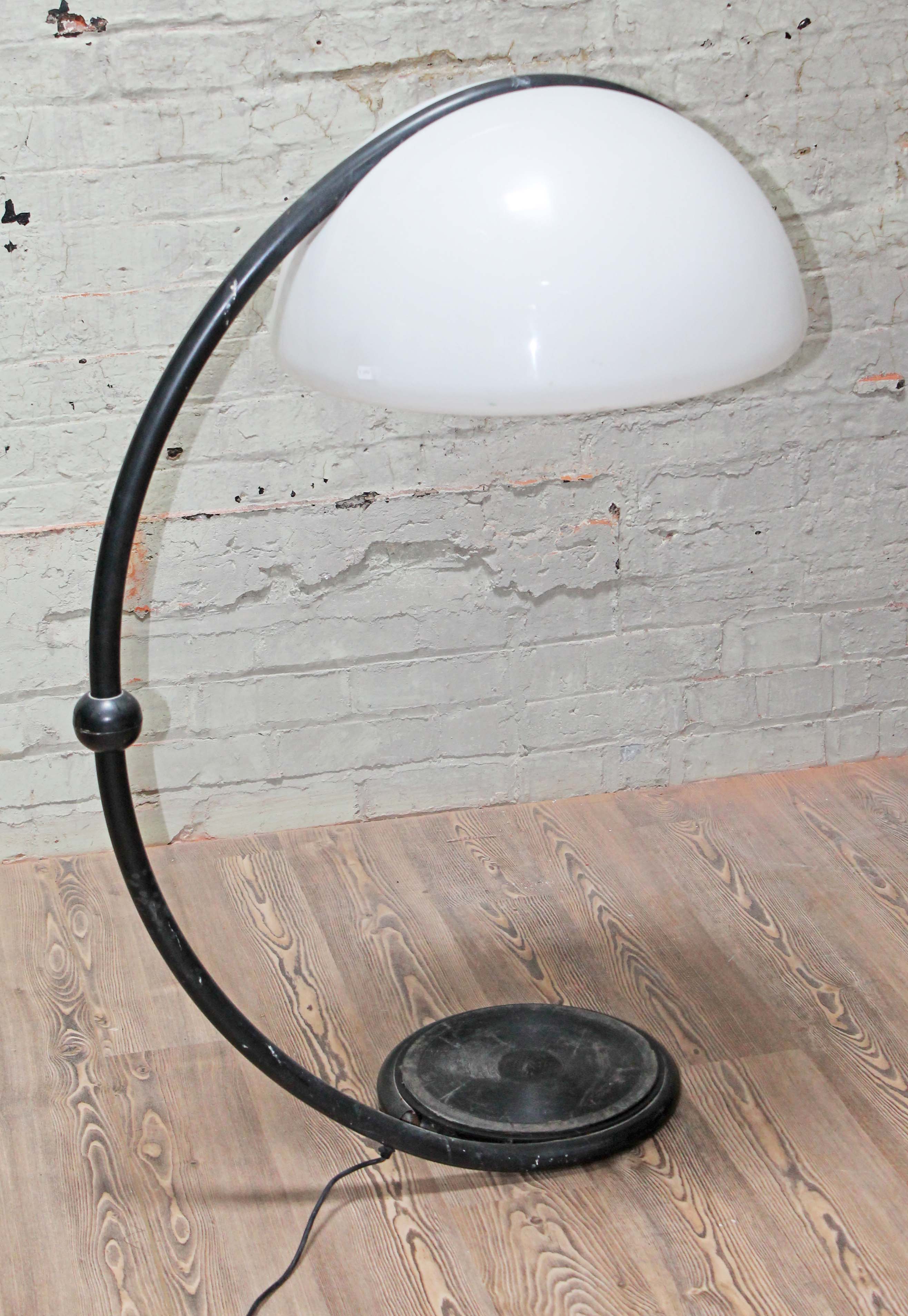 A 1970s Serpente Modello 2131 floor lamp designed by Martinelli Luce, height 121cm. Condition - - Image 4 of 4