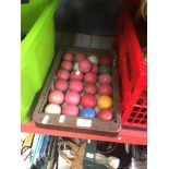 SET OF SNOOKER BALLS