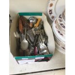 BOX OF CUTLERY F4