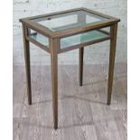 An Edwardian crossbanded and inlaid mahogany display table with bevelled glass top, width 61cm,