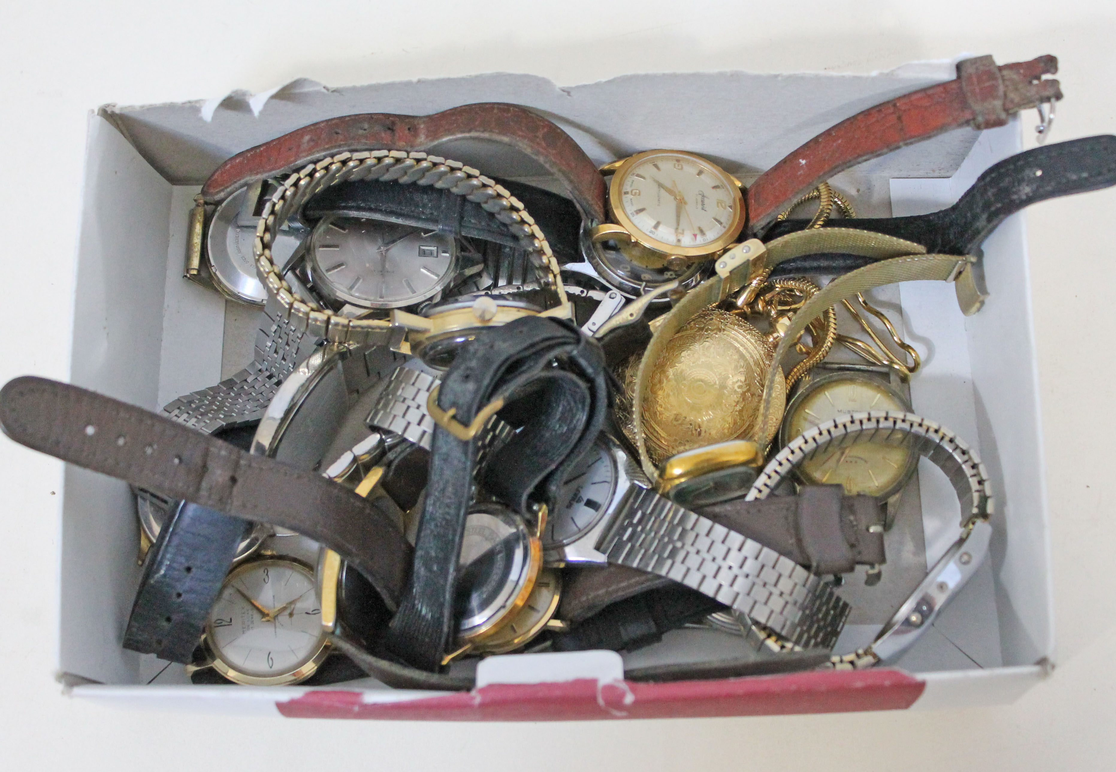 A mixed lot of vintage wristwatches.