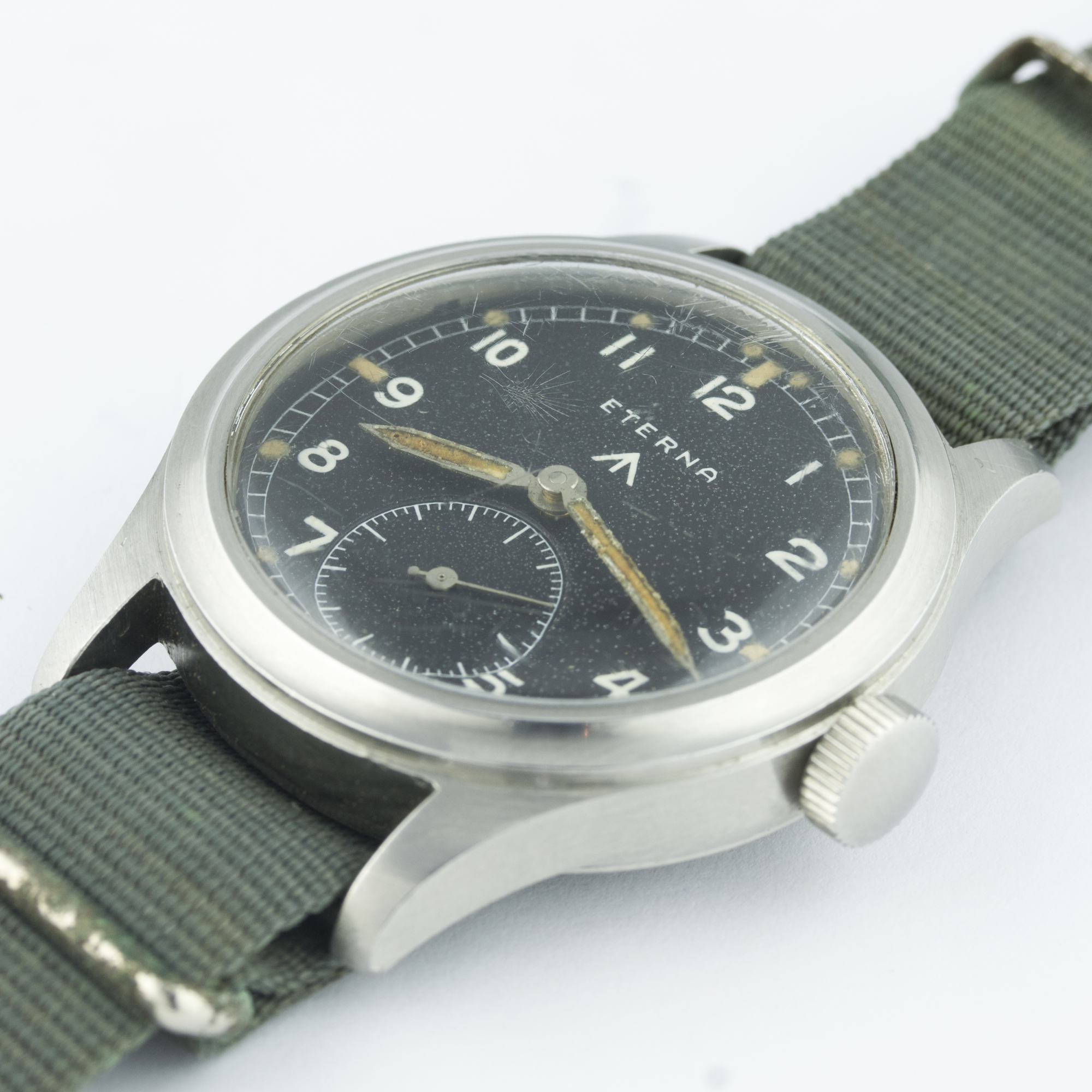 A GENTLEMAN'S STAINLESS STEEL BRITISH MILITARY ETERNA W.W.W. WRIST WATCH CIRCA 1940s PART OF THE " - Image 3 of 8