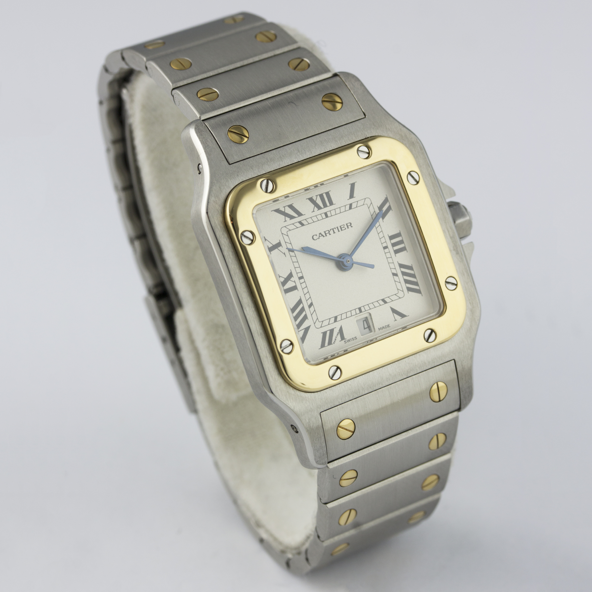 A GENTLEMAN'S STEEL & GOLD CARTIER SANTOS GALBEE BRACELET WATCH CIRCA 2000, REF. 1566 WITH CARTIER - Image 4 of 7