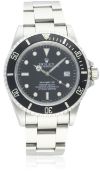 A GENTLEMAN'S STAINLESS STEEL ROLEX OYSTER PERPETUAL DATE SEA DWELLER BRACELET WATCH CIRCA 1986,