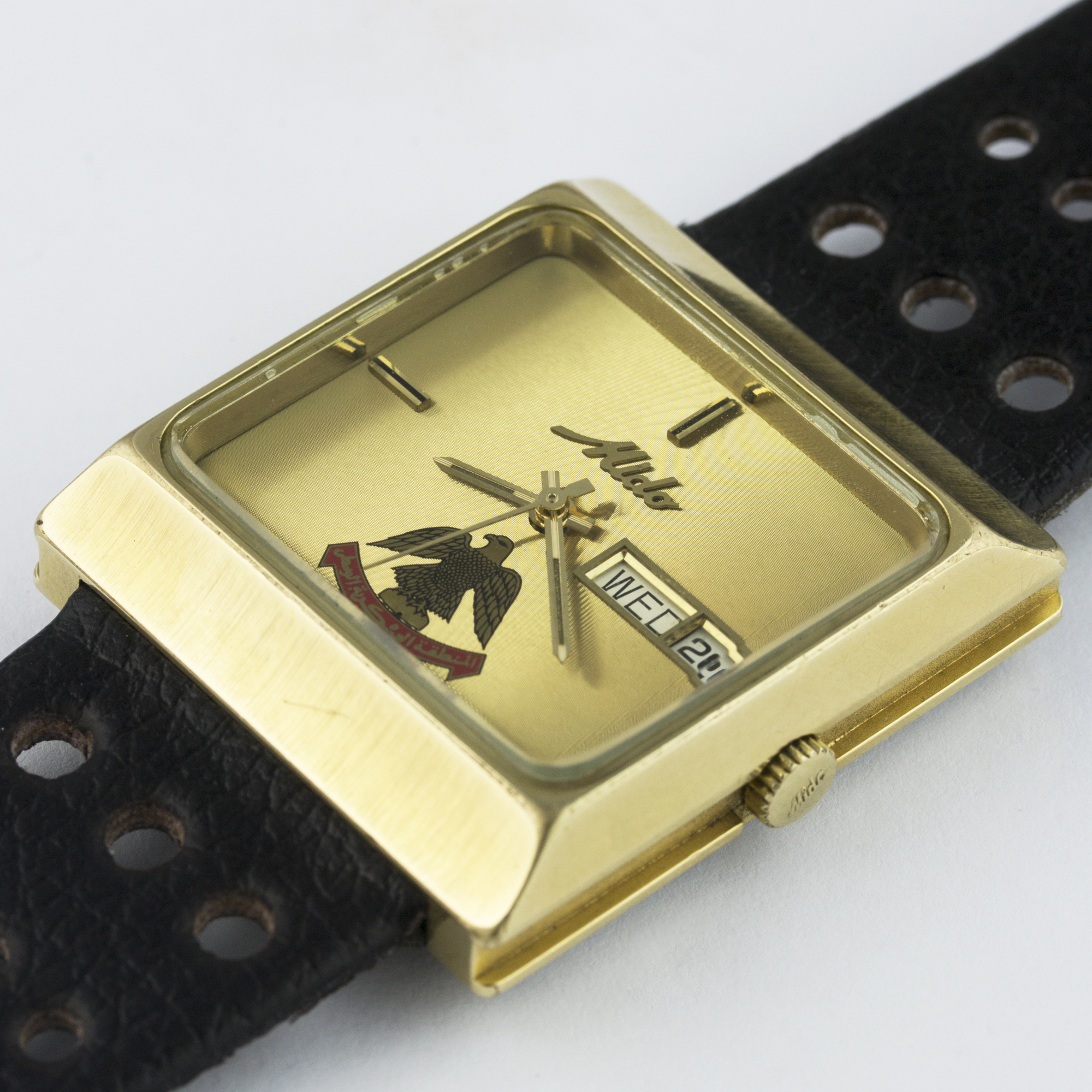A GENTLEMAN'S GOLD PLATED MIDO AUTOMATIC WRIST WATCH CIRCA 1980s, COMMISSIONED BY THE UAE CENTRAL - Image 3 of 6